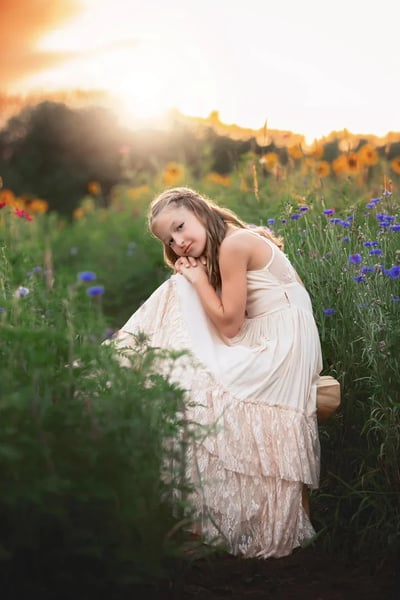 Image of 🌻 Wildflower Mini Session - August 11 - 8pm - GOLDEN LIGHT session deposit