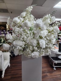 Image 4 of Baby breath and white rose 80 cm for rent only 