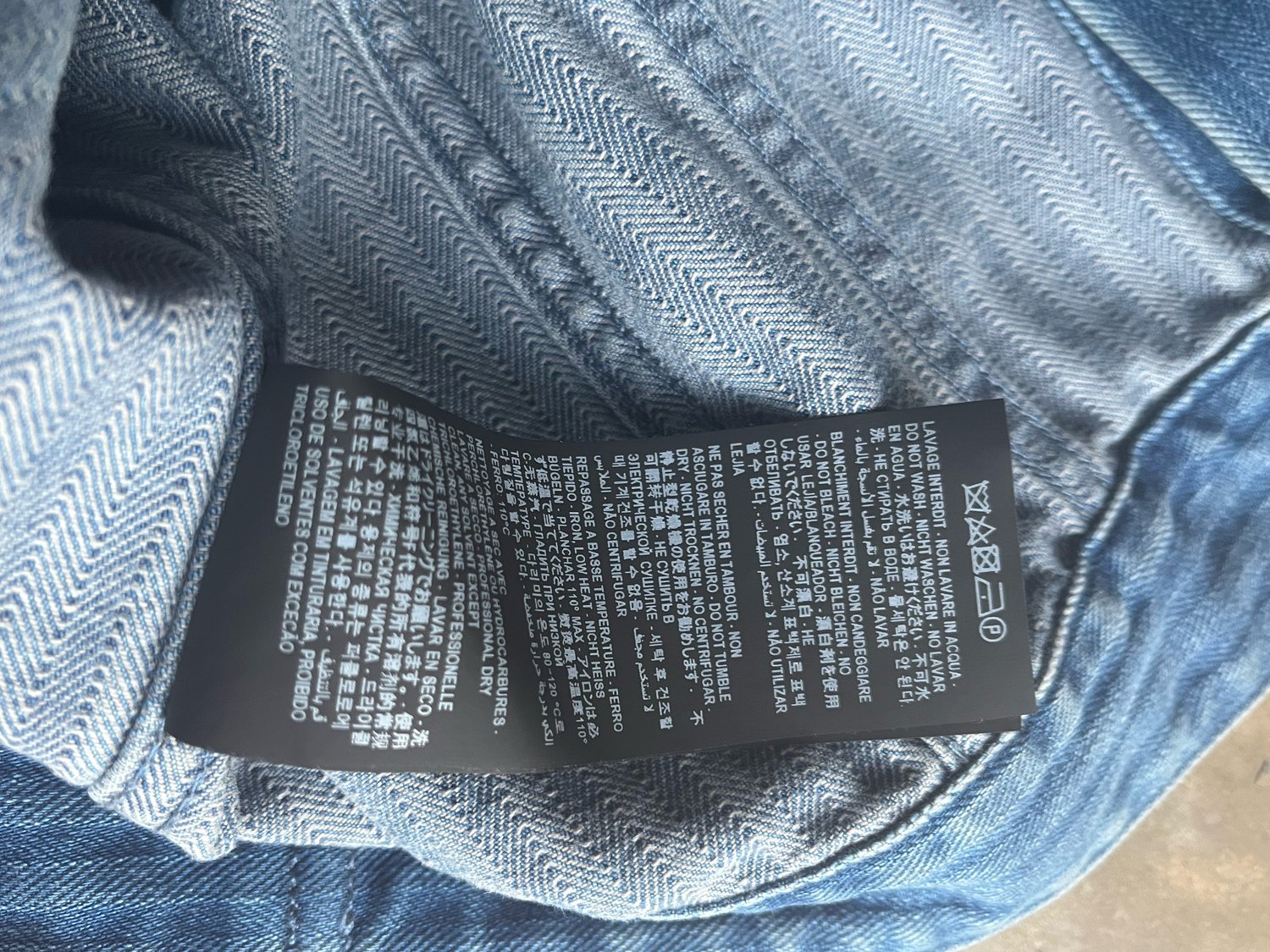 Image of SAINT LAURENT Gradient Denim Jacket 