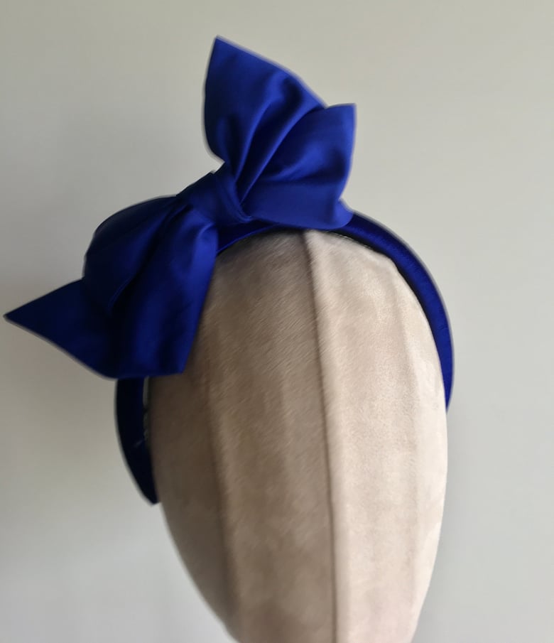 Image of Cobalt blue silk bow  