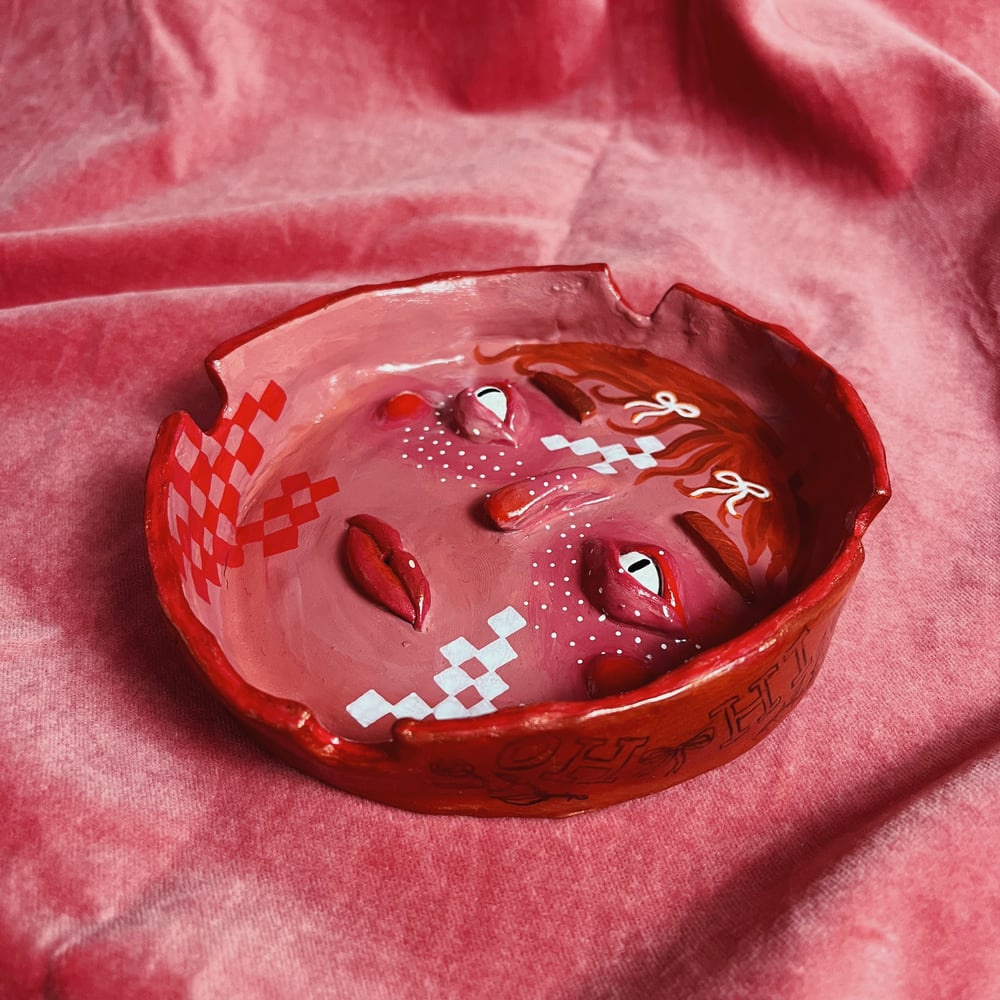 Image of CHARACTER ashtray 