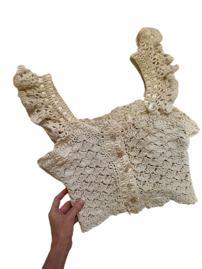 70s hand crochet flutter sleeve crop top