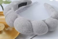 Bubble headband grey makeup 