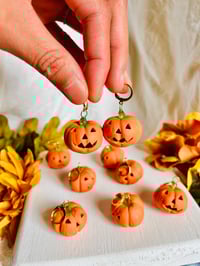 Image 1 of Jack-o-lanterns (hollowed and carved) 