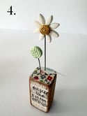 Thimbleville -’Single flower block' Wooden block with Daisy/flower