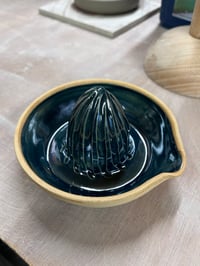 Image 2 of Citrus Squeezer