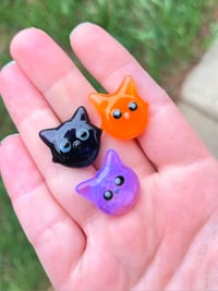 Image 2 of Kitty Shoelace Charm