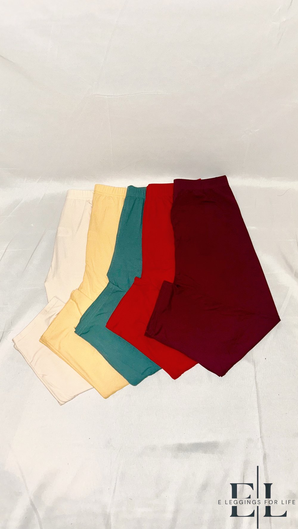 Image of Smooth Basic Solid Capris Legging