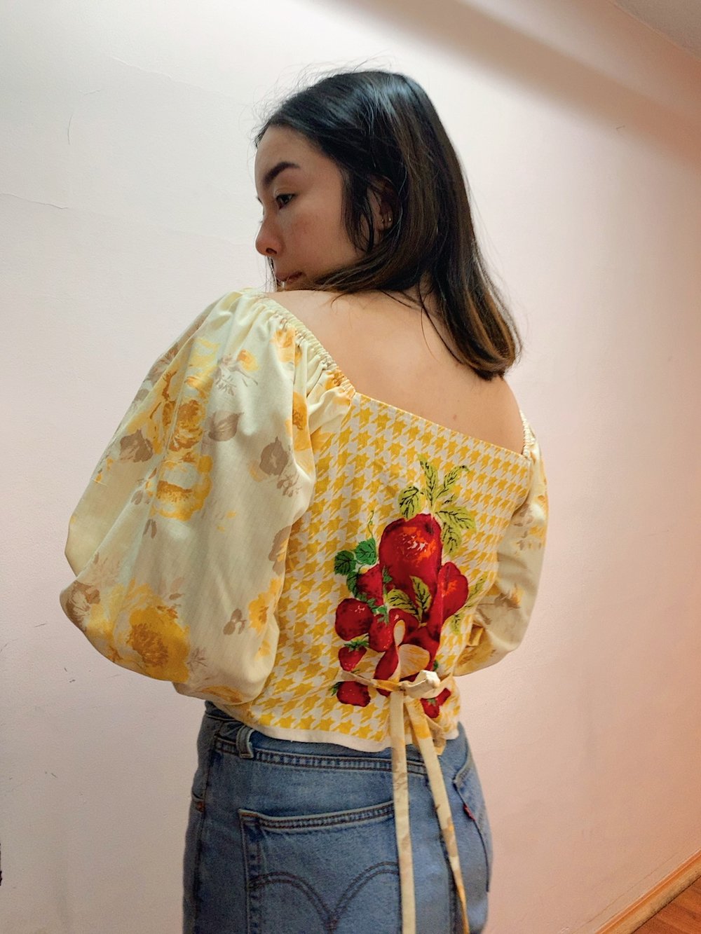Image of Tea Towel Top — Apples