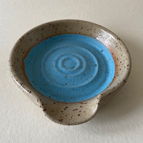 Satin blue speckled spoon rest.