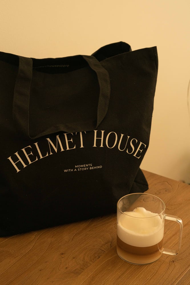 Image of Tote Bag Helmet House Negro