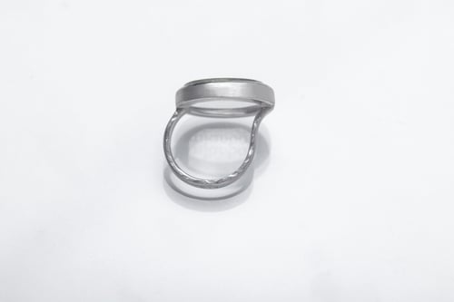 Image of "Breeze" silver ring with topaz · αὔρα ·
