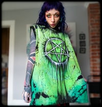 Image 9 of UV Penta Sleeveless Tee (XL)