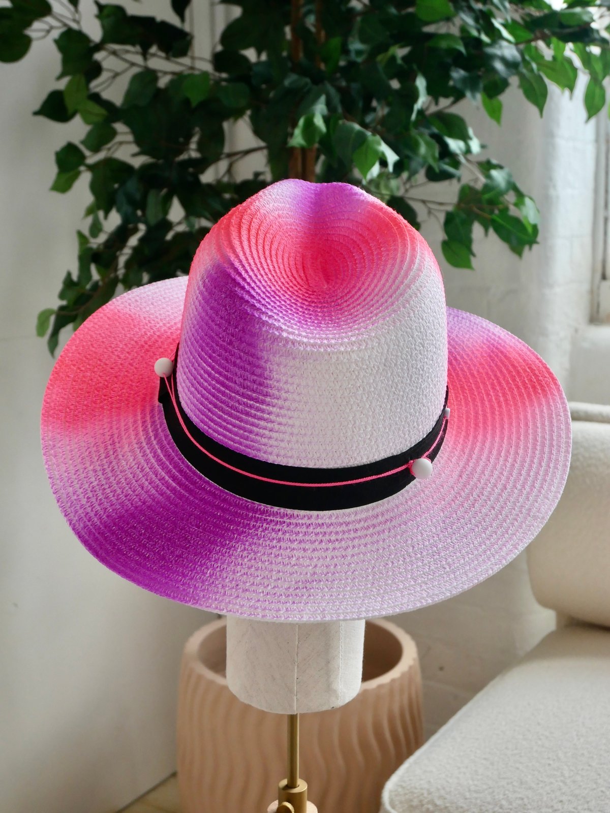 Leonora Hat