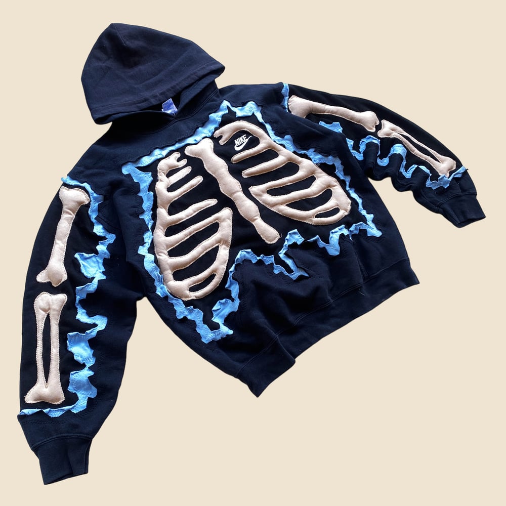 REWORKED NIKE CRACKED 3D PUFF SKELETON HOODIE SIZE MEDIUM