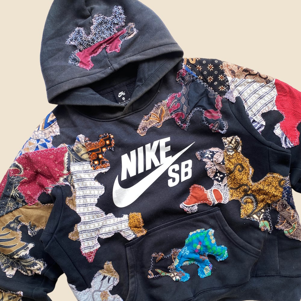 REWORKED NIKE SB BATIK PATCHWORK HOODIE SIZE L BOXY