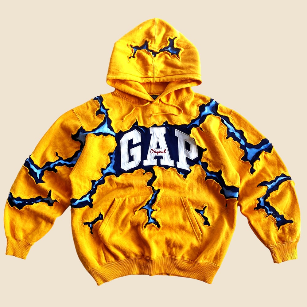 REWORKED YELLOW GAP CRACKED HOODIE SIZE M/L