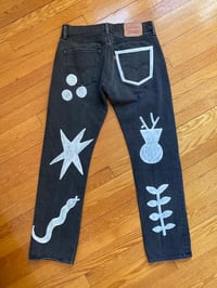 Image 2 of Black Levi's 32"