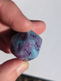 Image 3 of Turquoise and Plum Plumes Gem Cut D20 Single