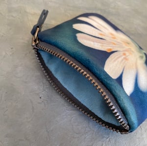 Image of Stitchwort flower medium velvet zipper purse with plant-dyed lining