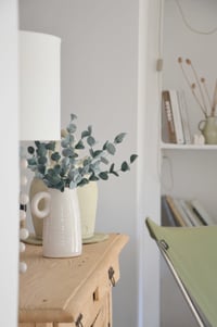 Image 1 of Branche d'eucalyptus en laine mérinos à l'unité