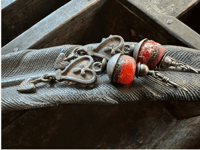 Image 2 of 'Let's entwine ourselves' earrings/ n3