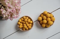 Image 3 of Boules de laine feutrée coloris moutarde