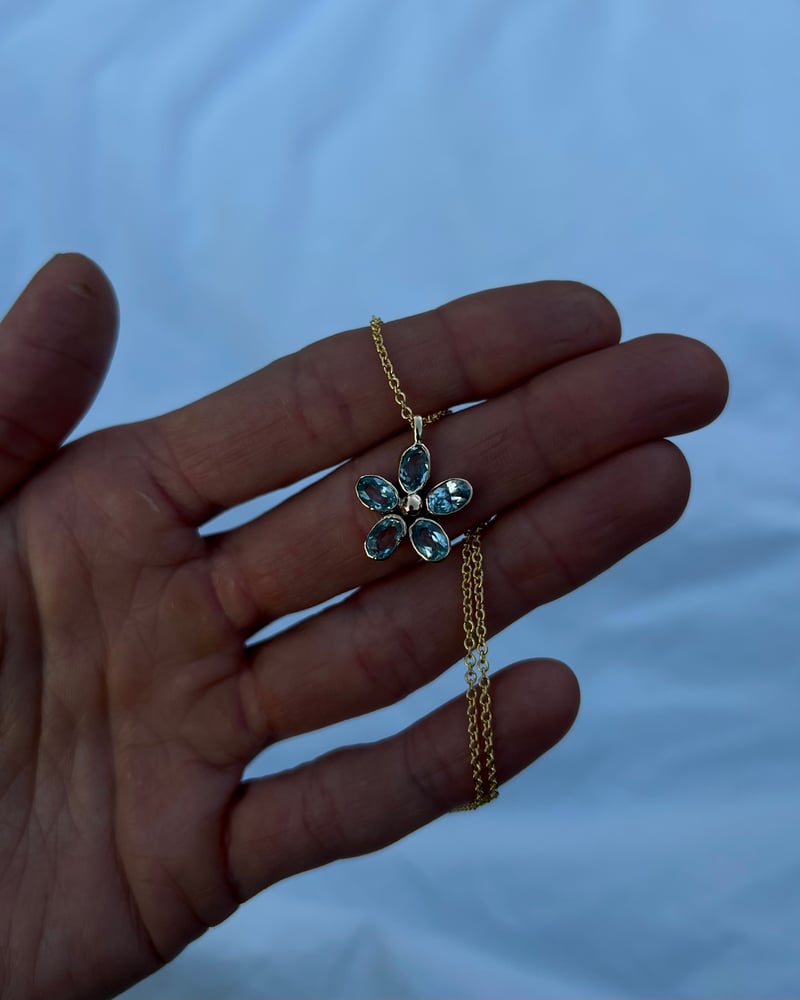 Image of Aquamarine Flower Necklace