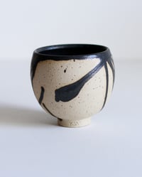 Image 3 of Circle Cup - Black Wave