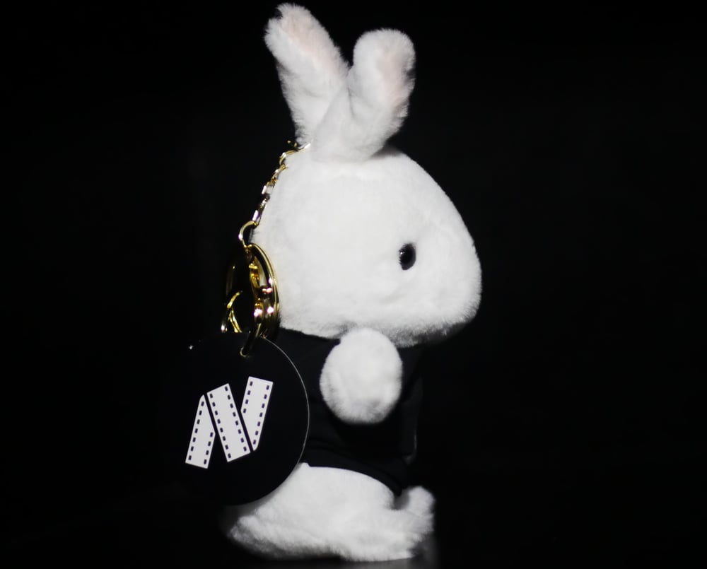 RED ROOMS BUNNY COLLECTIBLE [KEYCHAIN] 