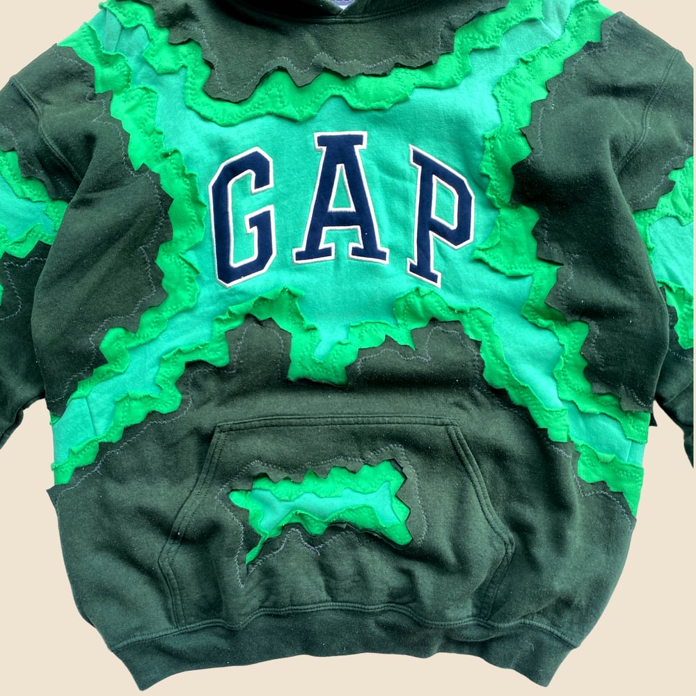 REWORKED GAP GREEN CRACKED HOODIE SIZE L