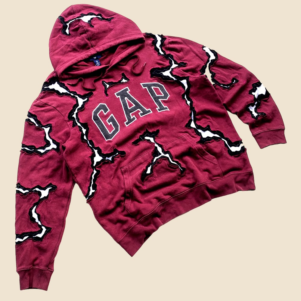 REWORKED GAP CRACKED BURGUNDY HOODIE SIZE M