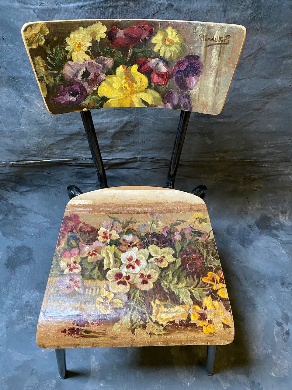 Image of painting chair - violets