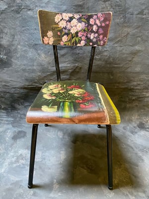 Image of painting chair - carnation