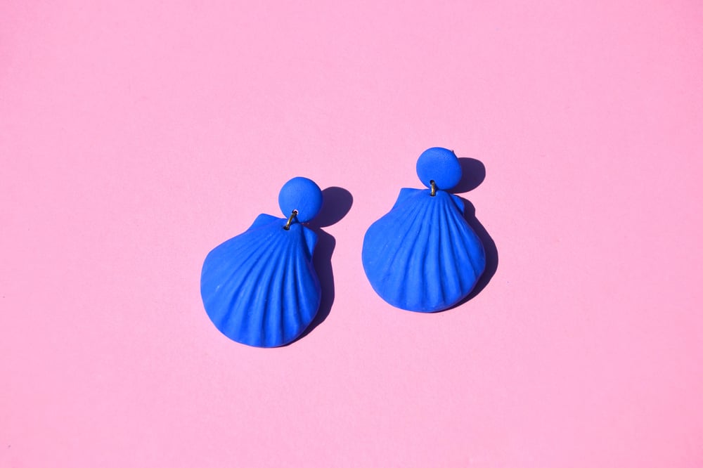 Image of Royal Blue Clam Shell Drop Earrings