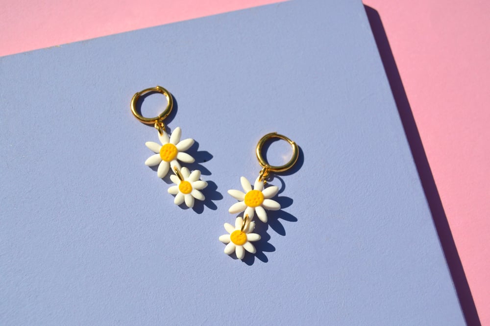 Image of Daisy Chain Snuggie Hoops