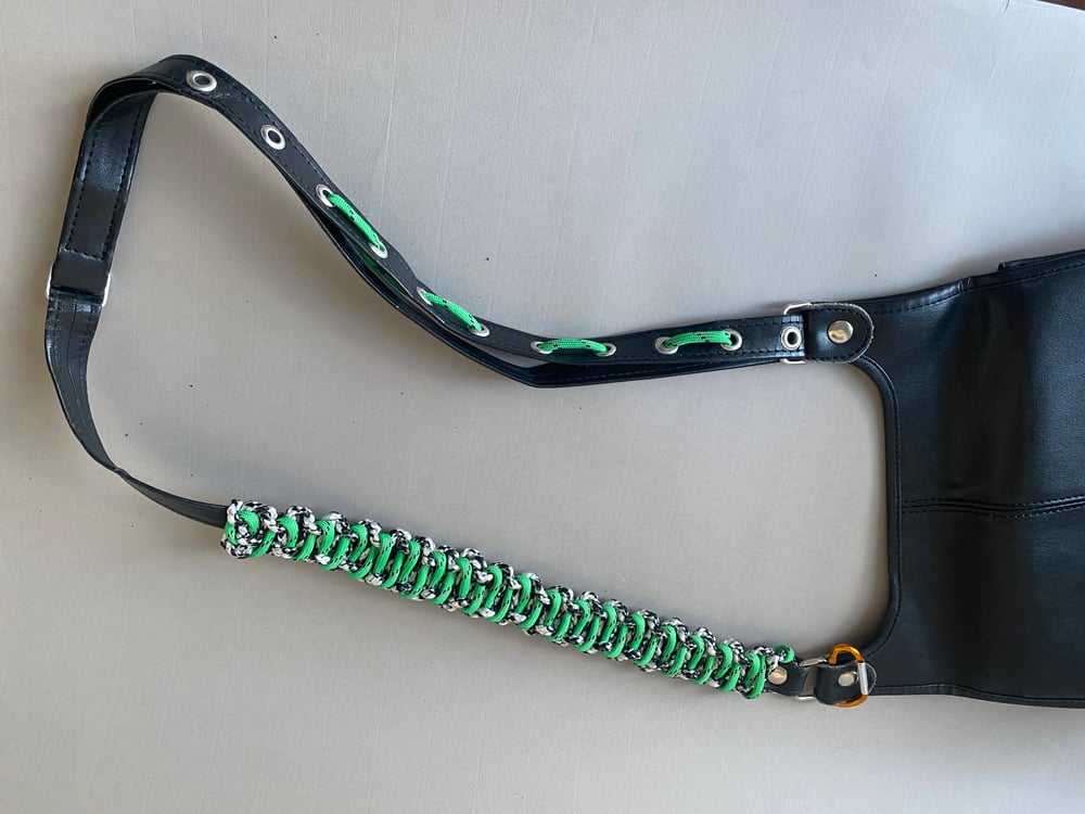 Image of Surgery bag : serpentine
