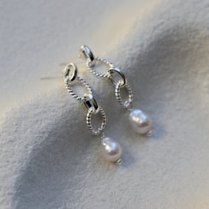 Image of ANNIE SILVER EARRINGS