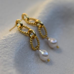 Image of ANNIE EARRINGS