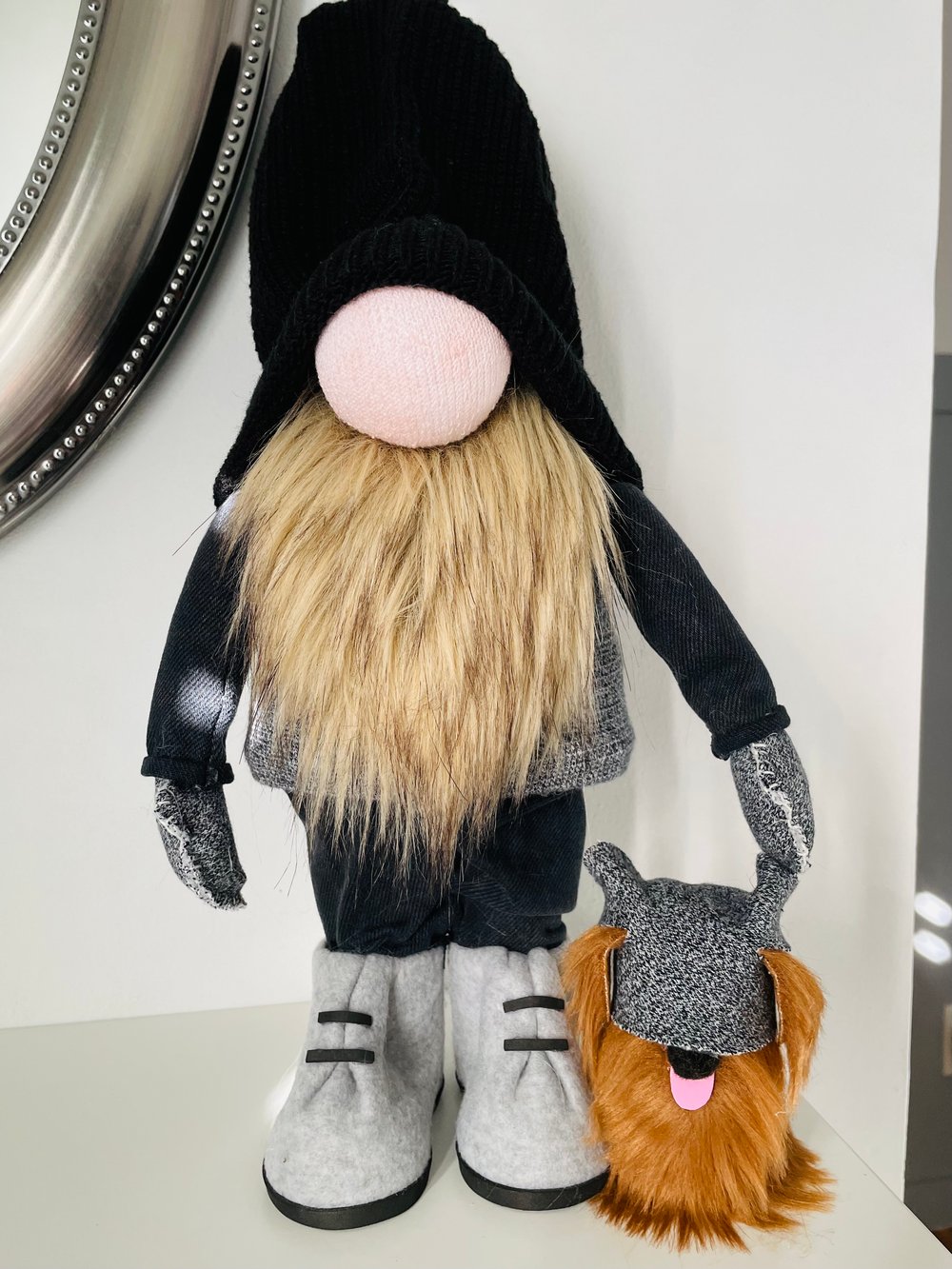 Image of Gnome small with a dog