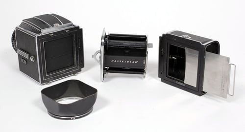 Image of Hasselblad 500C/M camera w/ Planar T* 80mm F2.8 C lens + A12 Back + WLF #9341