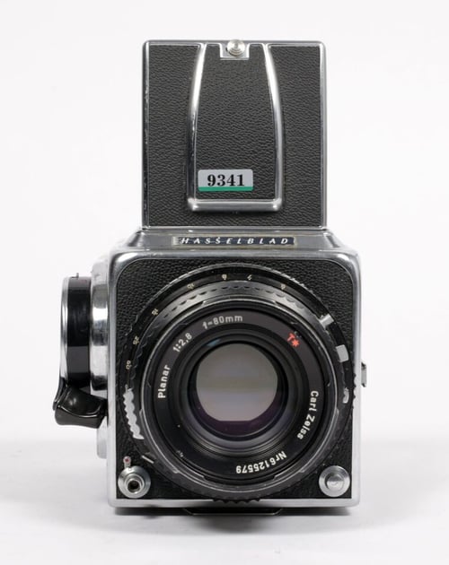 Image of Hasselblad 500C/M camera w/ Planar T* 80mm F2.8 C lens + A12 Back + WLF #9341