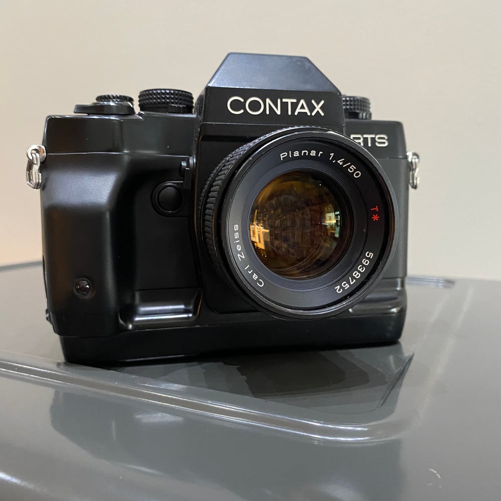 Image of Contax RTS III w/ 50mm f/1.4 Zeiss Planar T* lens (1006459/2003385)