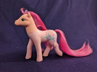 Image 4 of Dainty - Sweetheart Sister - G1 My Little Pony