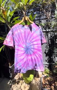 Image 1 of Swirl unisex t-shirt L