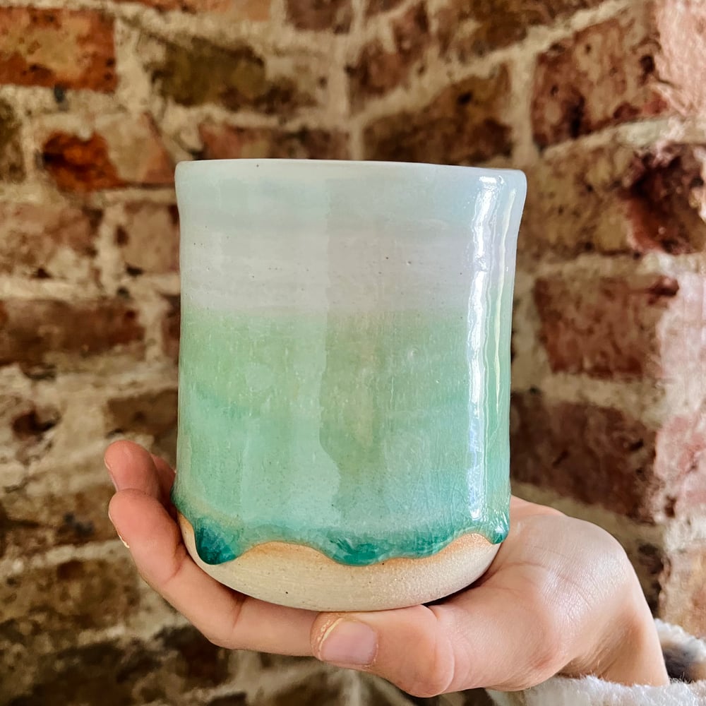 Image of Glassy melt pot 