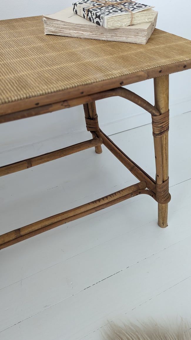 Table en rotin 