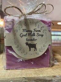Lavender Goat Milk Soap    Smells like the fresh smell of lavender 