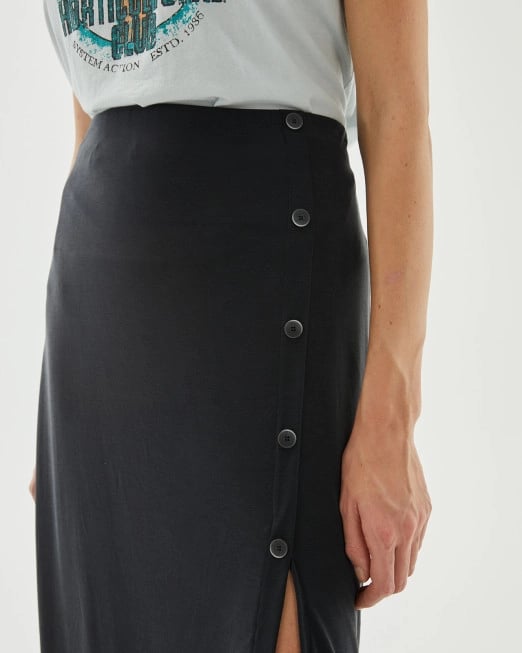 Image of 2-Falda negra botones