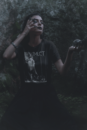 Image of Hamlet Art Nouveau T-Shirt